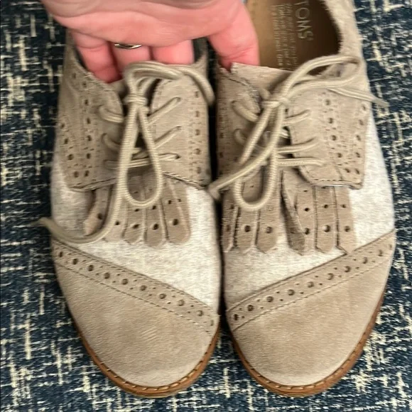 TOMS Tan Suede Loafers - 7.5 W - Picture 3 of 5